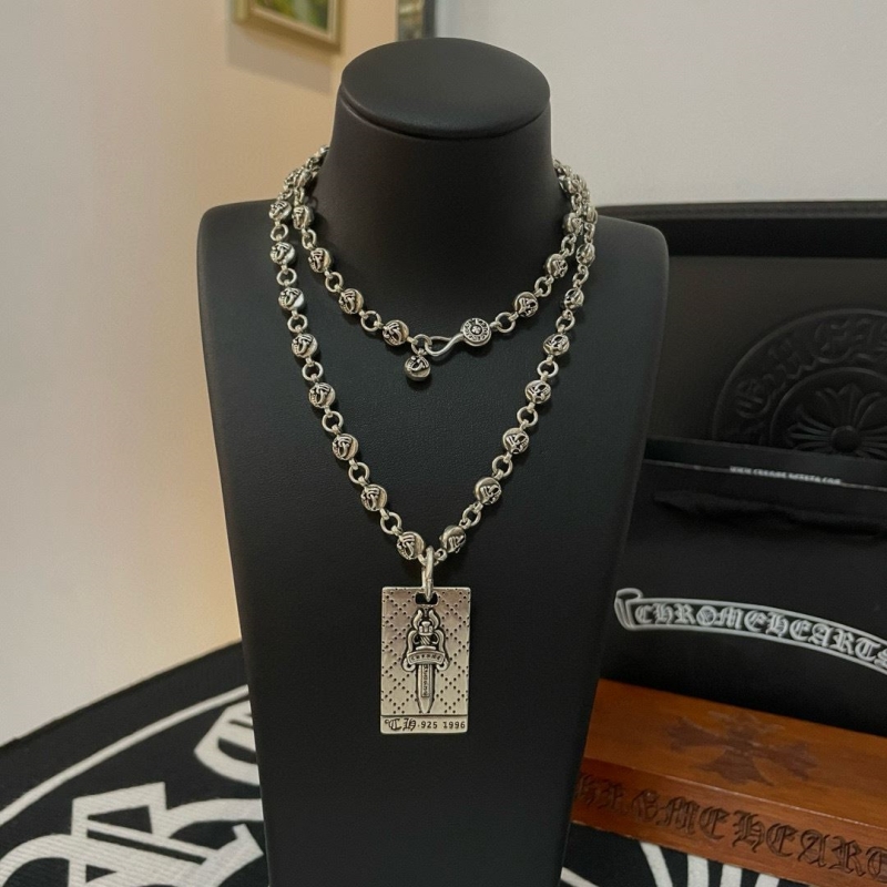 Ch*0me He**ts necklaces